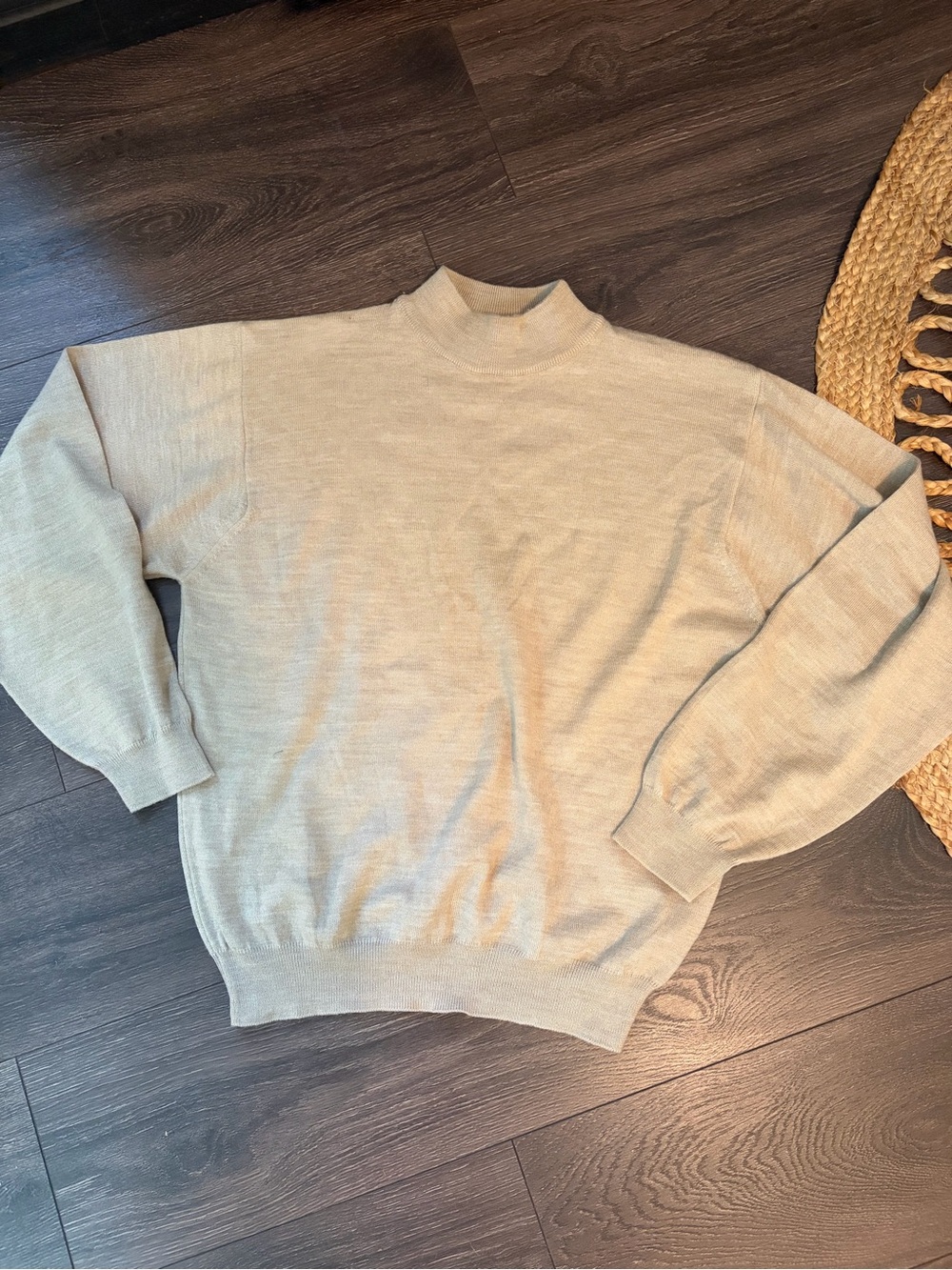 Fenzia made in Italy Turtleneck Sweater in Light Beige medium